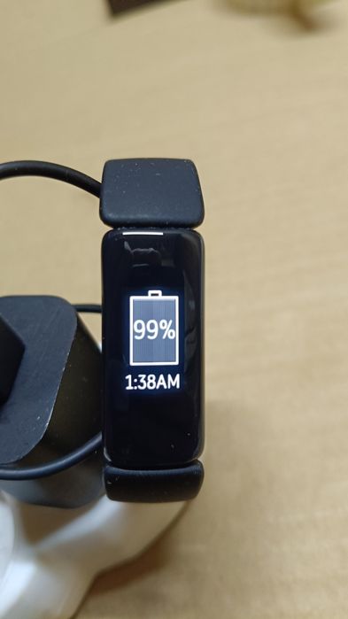 Fitbit Inspire 2 - tracker zdrowia i aktywności fizycznej