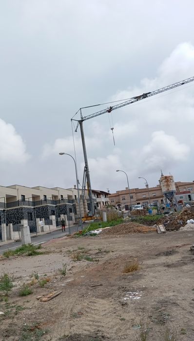 Grua Automontante Saez 19x28