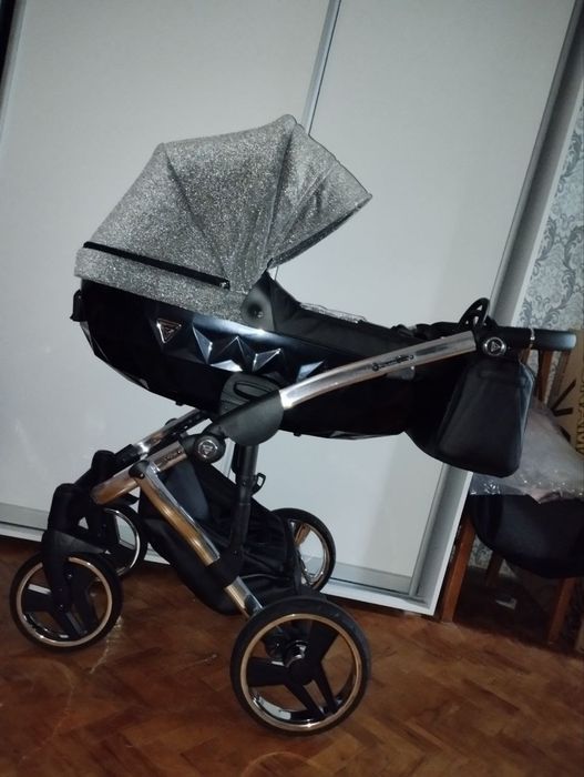 Продам коляску Junama super star