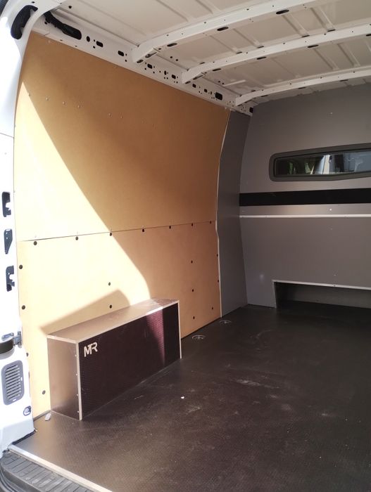 Zabudowa ścian i podłogi RENAULT MASTER L3 BRYGADA