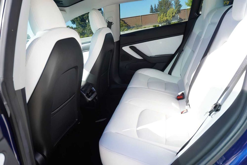 Tesla Model 3 Long Range      2019