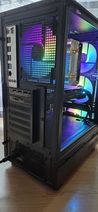 Komputer Gamingowy Intel Xeon, GTX 1070 8GB, 16GB DDR4 , SSD M.2, ARGB