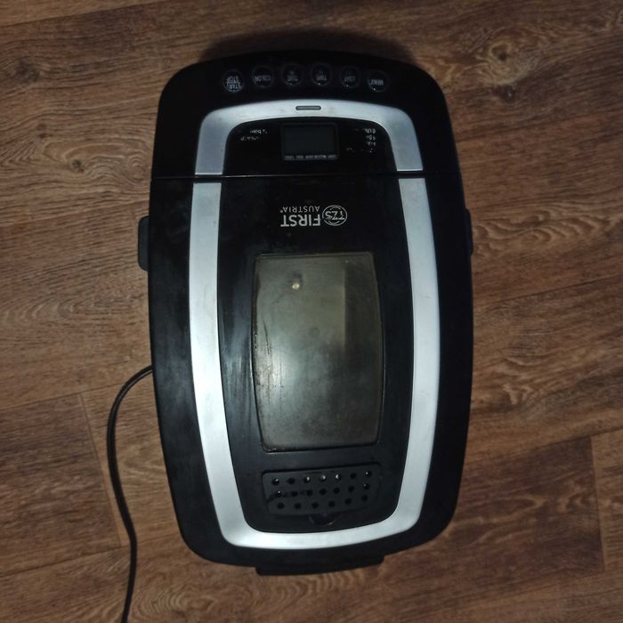 Хлібопічка  FIRST