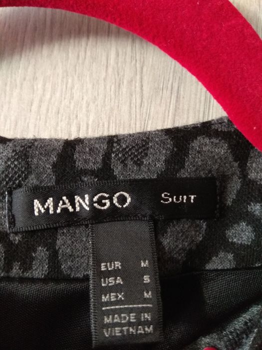 Sukienka firmy MANGO