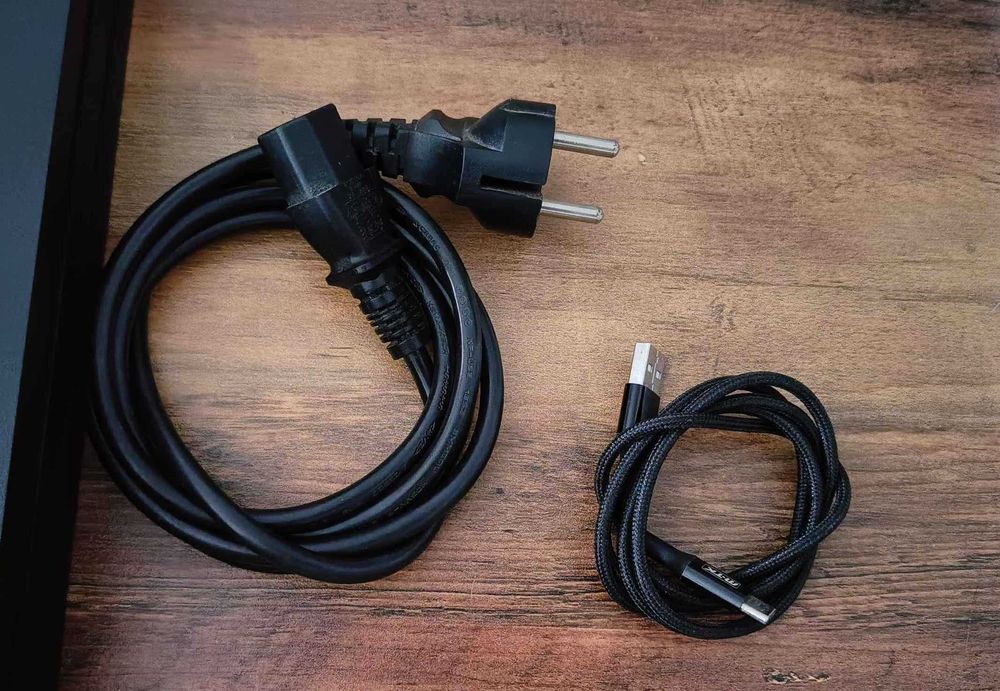 Ps4 PRO 1TB + Comando* e 2 jogos (Sem caixa ou garantia.)