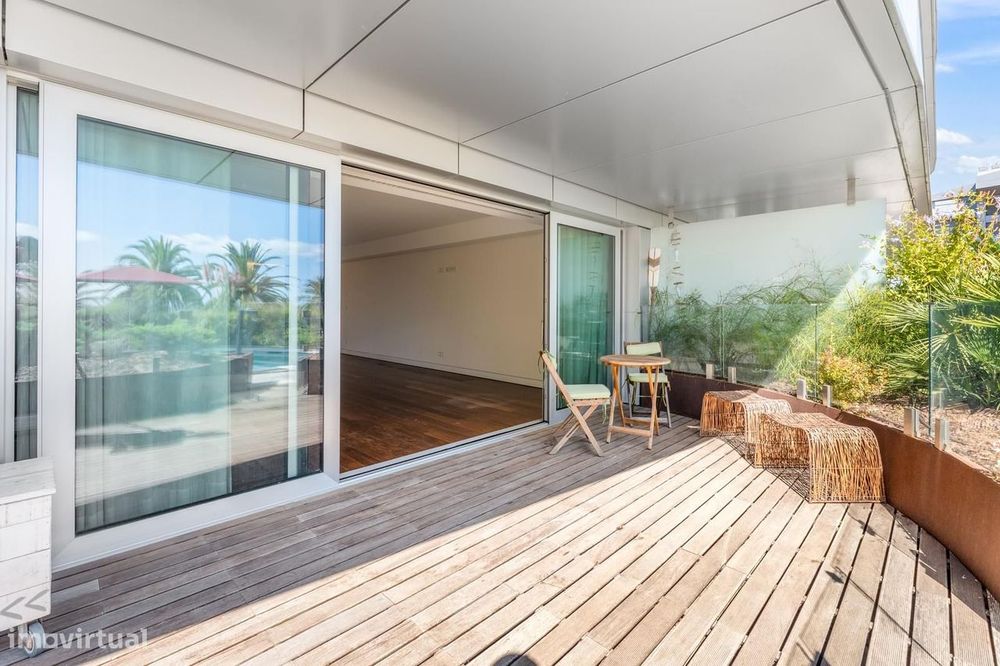 Apartamento T2 com jardim, Cascais