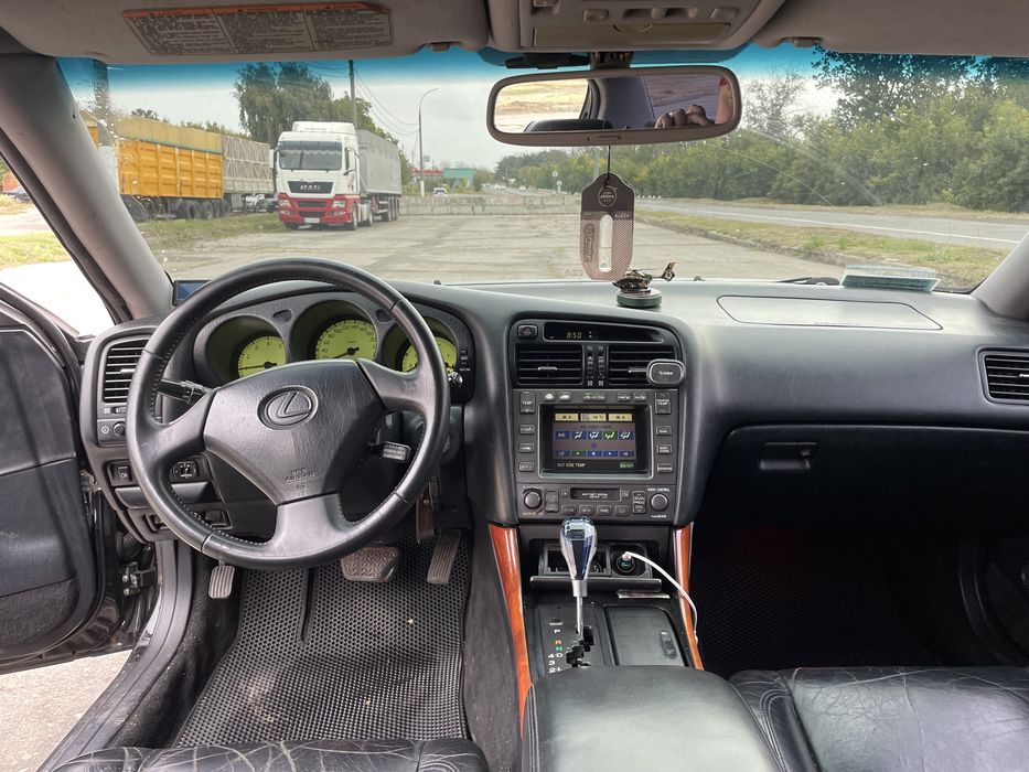 Продам lexus gs300