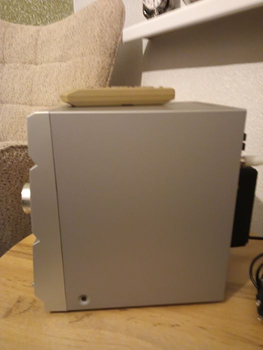 Wieża JVC CA-UXP5R nie w pełni sprawna.