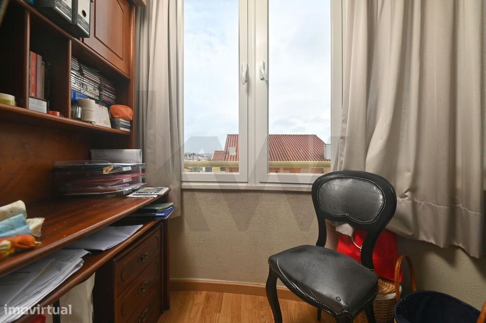 Apartamento T2 com Garagem Box, Estacionamento e Arrecadação –  São Do