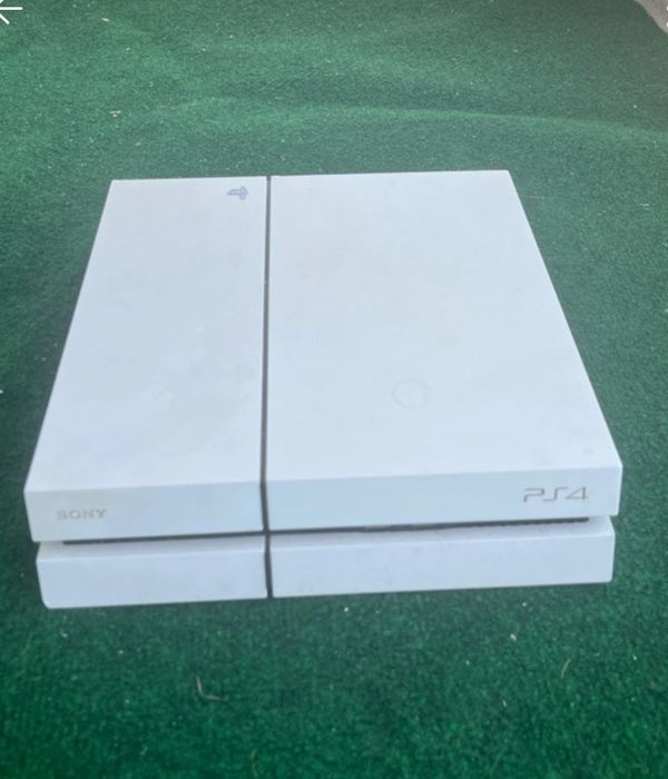 PS4 + cabos  e hdmi (sem controle)
