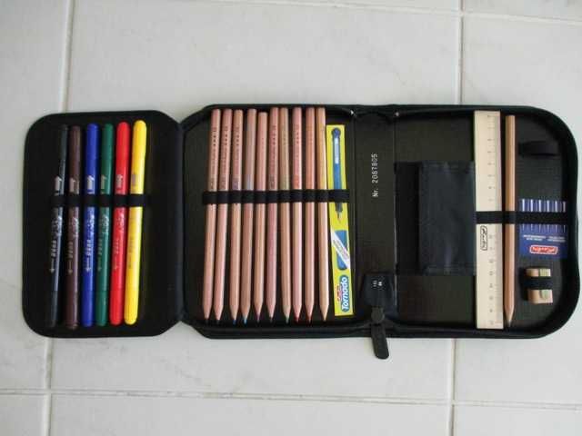 Estojo Escolar para Lápis e Canetas