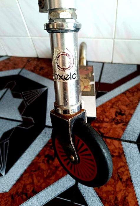 Самокат Oxelo  , максимальна нагрузка 50 кг