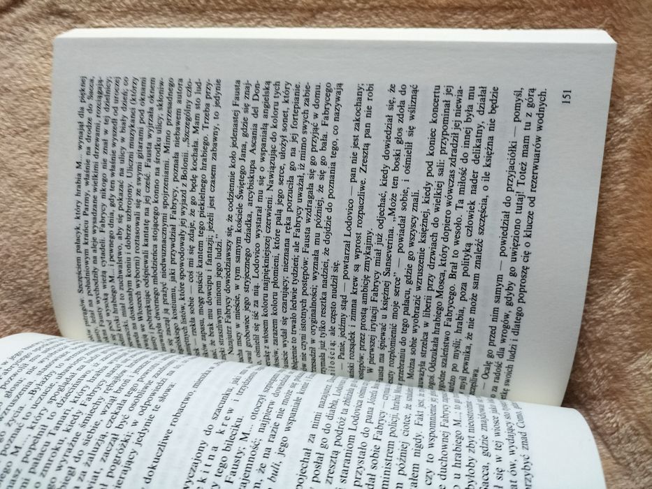 Emily Bronte - Wichrowe wzgórza  i  Stendhal  -  Pustelnia  parmeńska.