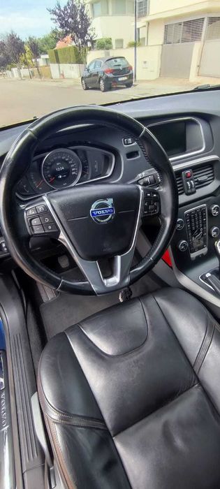 Volvo V40 Cross Country 1.6 D2 (2014) – Bancos em Pele Aquecidos