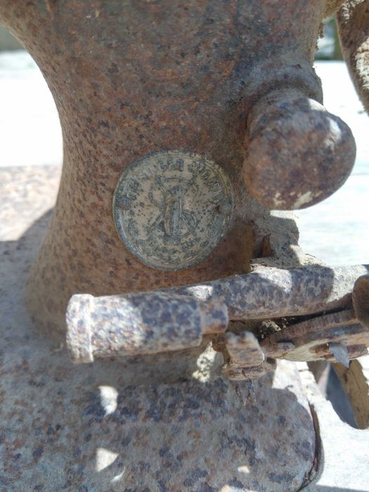 Máquina de costura singer