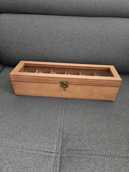 Drewniana szkatułka pudełko ekspozytor do zegarków biżuterii prezent