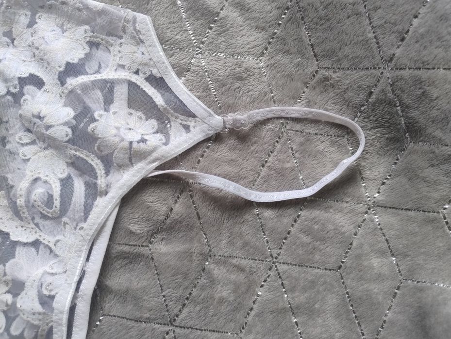 Biała sexi koszulka