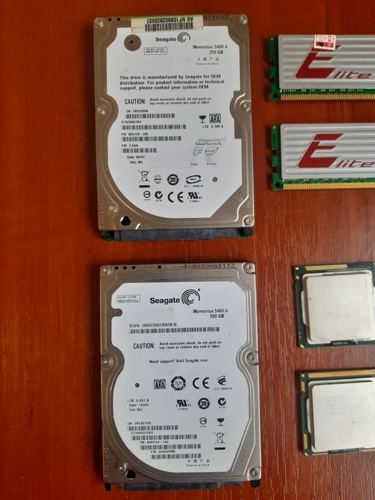 Память Elite Team Group 4gb DDR3, жёсткий диск Seagate 250гб  ноутбук