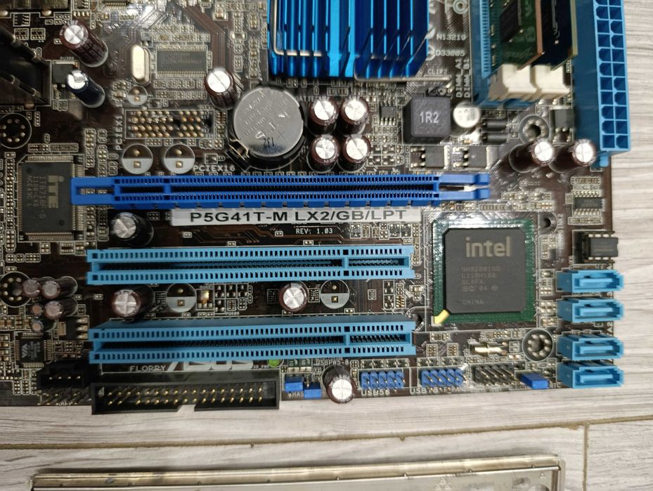 Материнская плата Asus P5G41T-M LX2/GB/LTP + DDR3 4Gb + CPU C2D E7300+Кулер