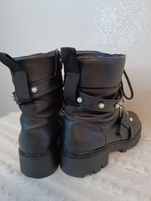 Зимове шкіряне  жіноче взуття