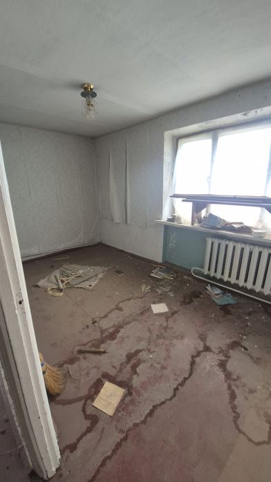 Продам 3-х кімнатну квартиру, р-н Ковельський  під ремонт