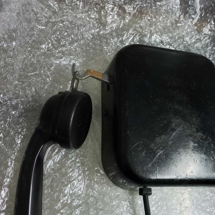 Telefone antigo de parede