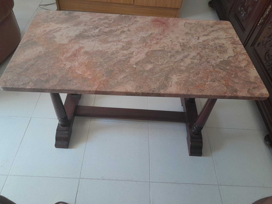 Vendas de moveis (mesa de centro e armários)