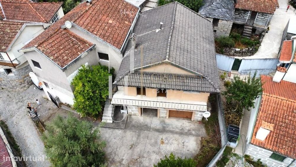 Moradia em Várzea, Abobadela – Amarante