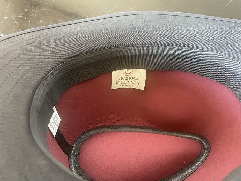 Vendo 2 chapeus