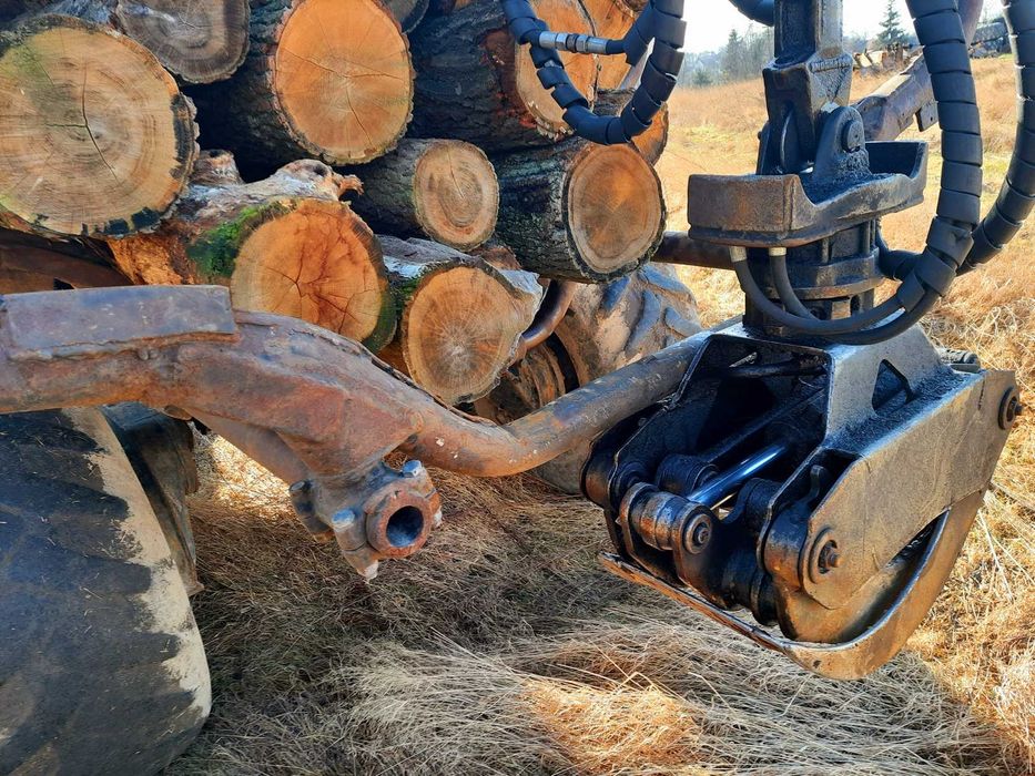 forwarder FMG 678 chwytak do drewna z rotatorem