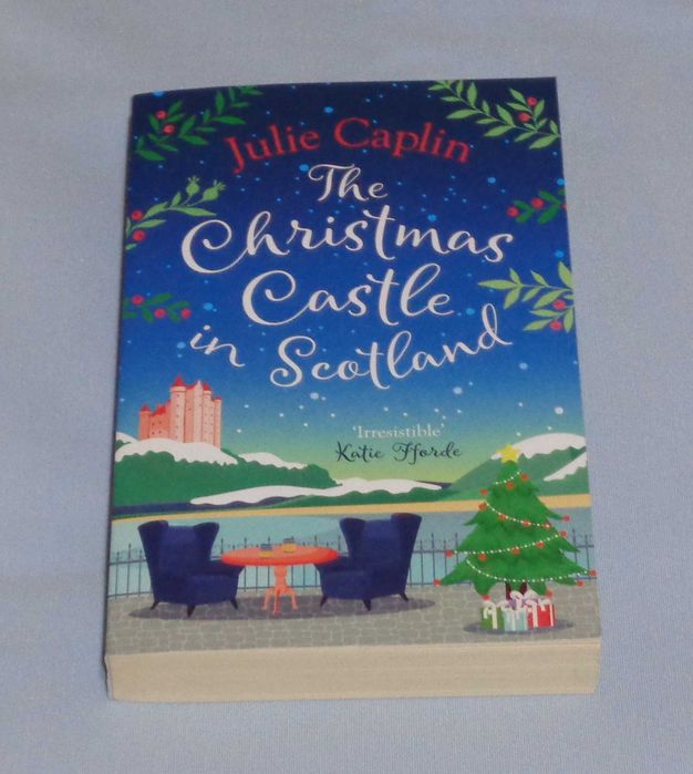 The Christmas Castle In Scotland de Julie Caplin (NOVO)