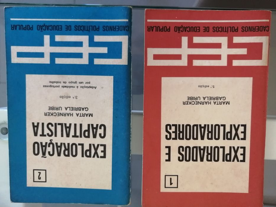 Vários livros antigos