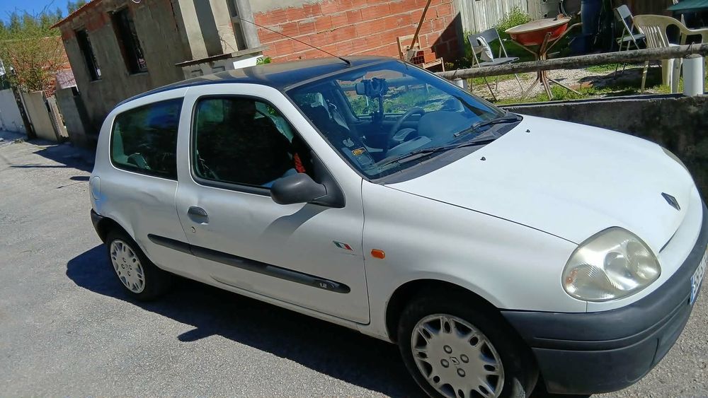 Renault Clio 1.2 – Fiabilidade e Economia com Toque Desportivo!