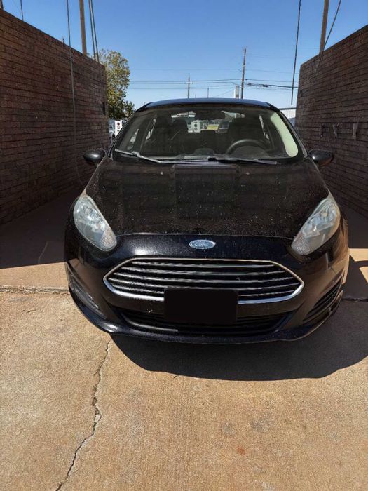 Ford Fiesta SE      2016