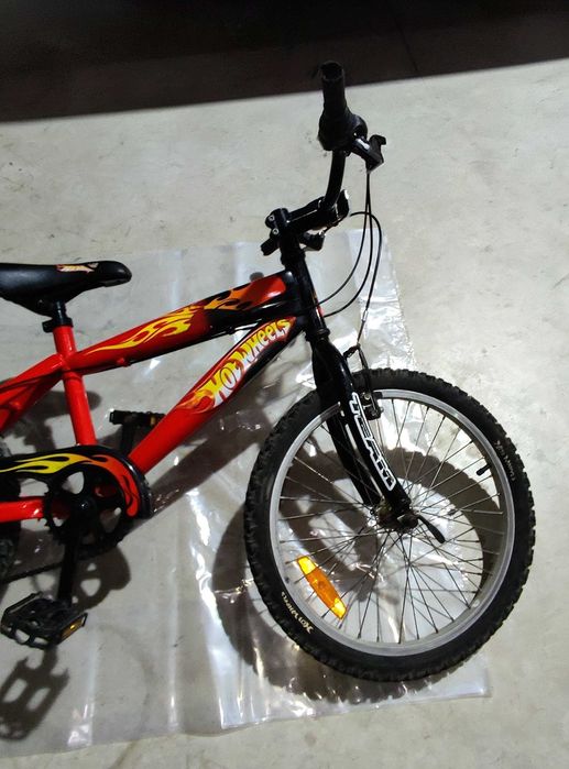 Bicicleta de criança HotWheels