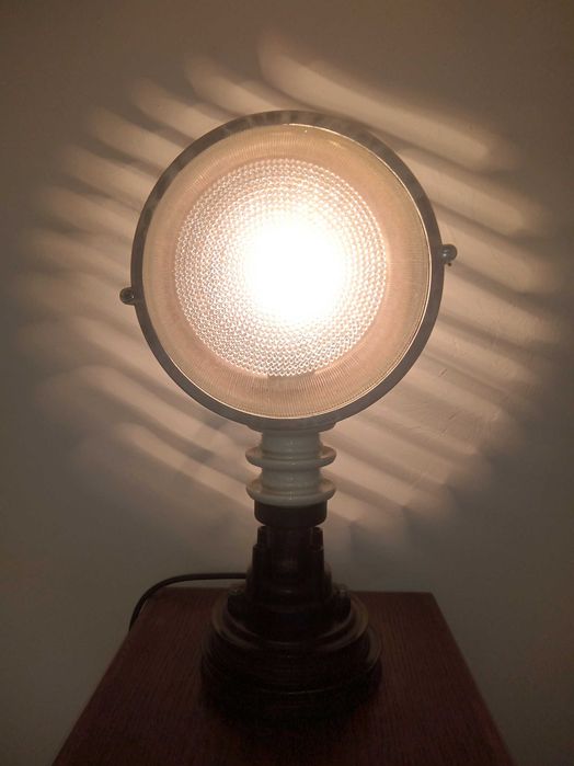 lampa stojąca industrialna loft reflektor