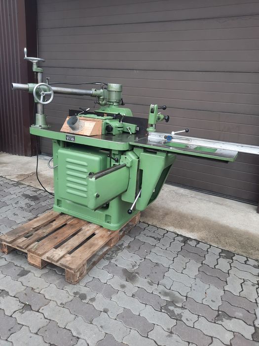 Фрезерний верстат Comag