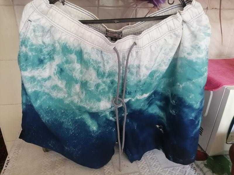 Мужские шорты адидас  .  и других компаний