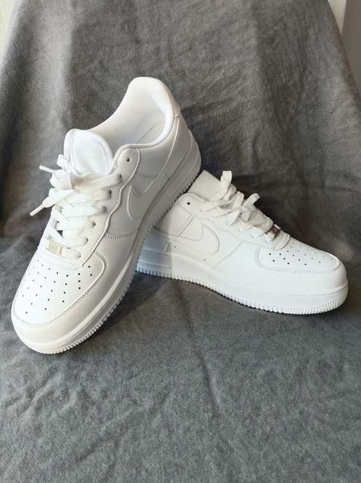 Nowe trampki Nike Air Force 1 Low Biały R.43