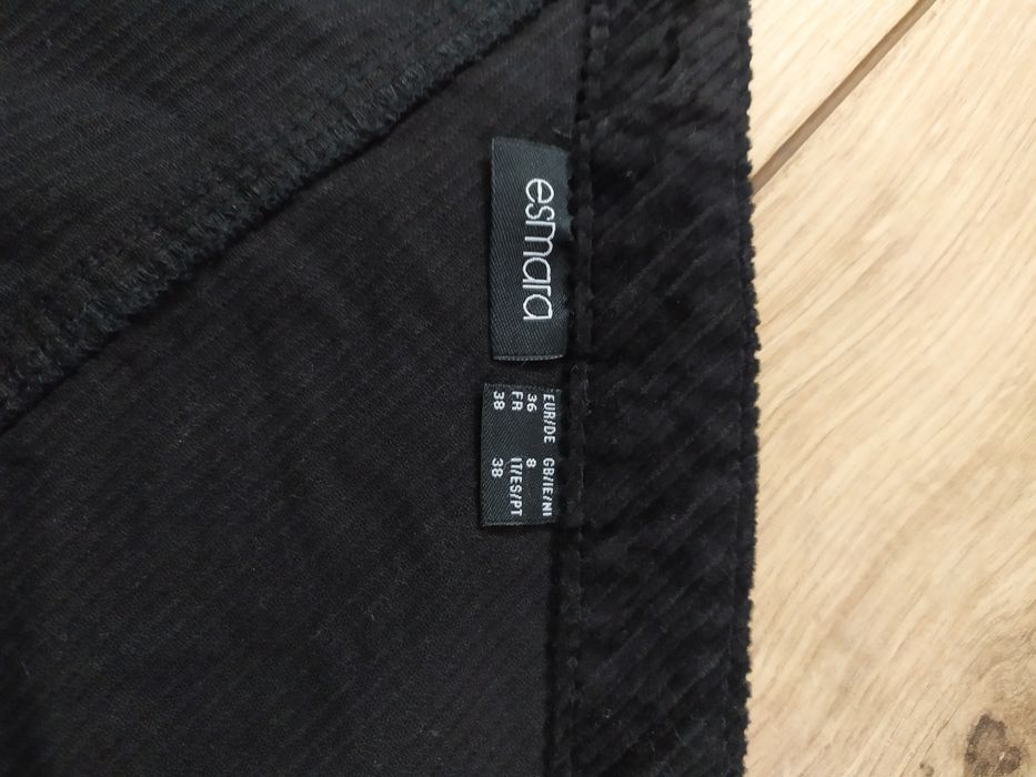 Sztruksowa ogrodniczka