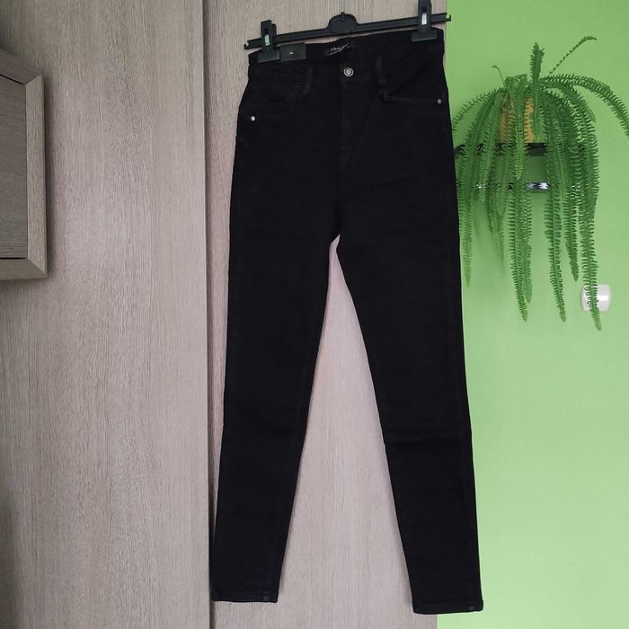 Spodnie damskie ocieplane r. 27