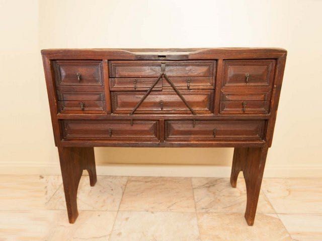 Cabide em madeira antigo