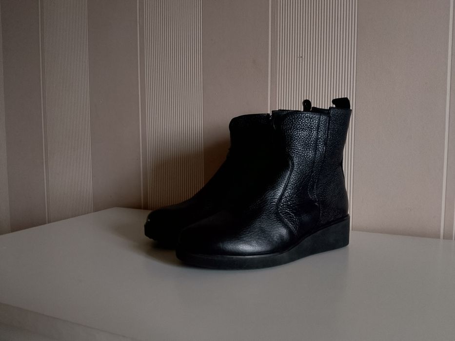 Жіночі ботинки шкіряні