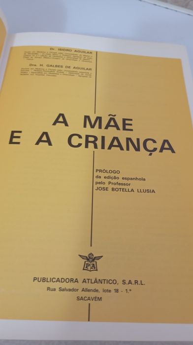 Dois volumes livros A mãe e a criança