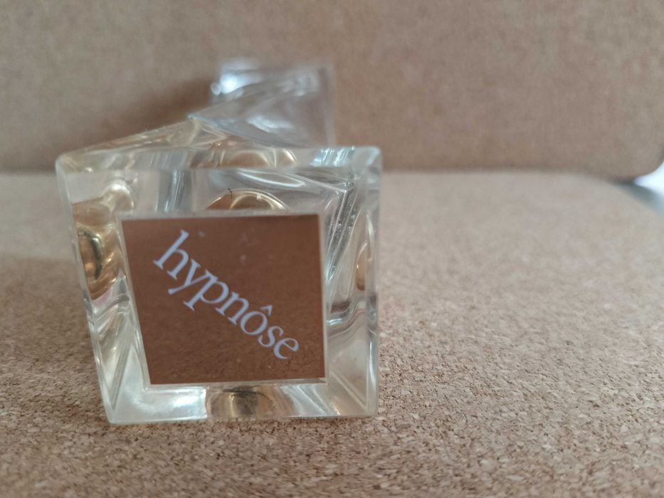 Flakon po perfumach pusty