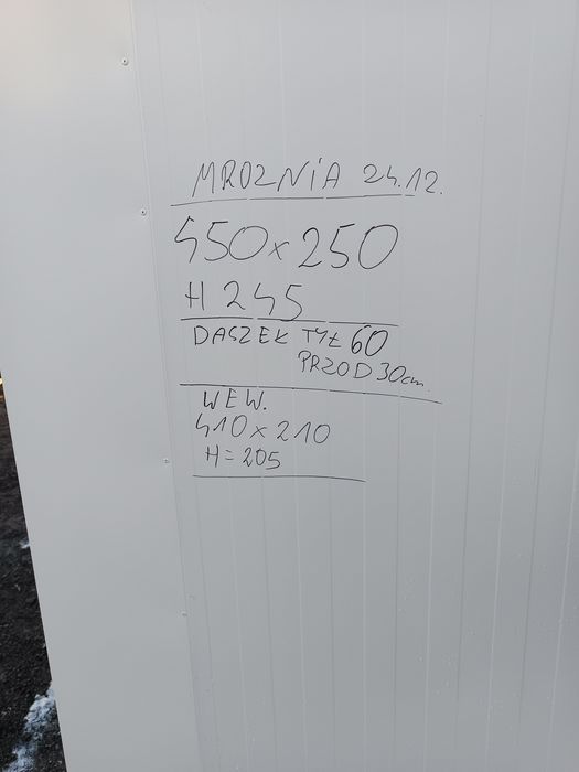 Mroznia zewnętrzna stacjonarna. Komora mroźnicza