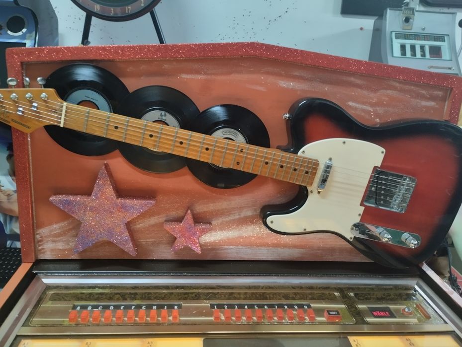 Fully Functional Vinyl Record Jukebox507210684160419844