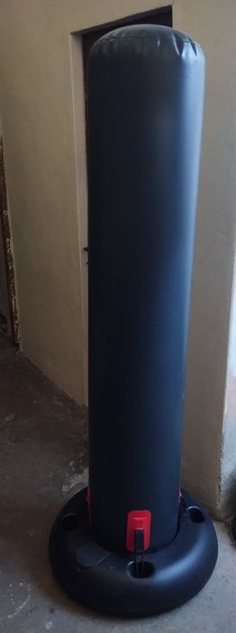 Saco boxe/pontapés com base