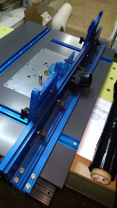 Фрезерный стол с пластиной для фрезера смт7е макита 2300/01