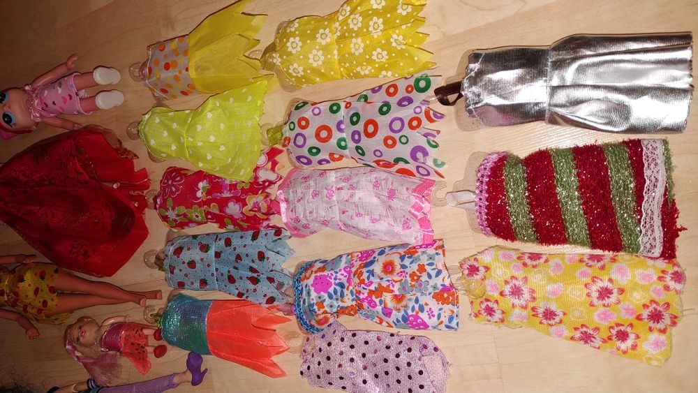 3 Ляльки + сукні